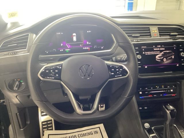 Certified 2024 Volkswagen Tiguan SE R-Line image 5