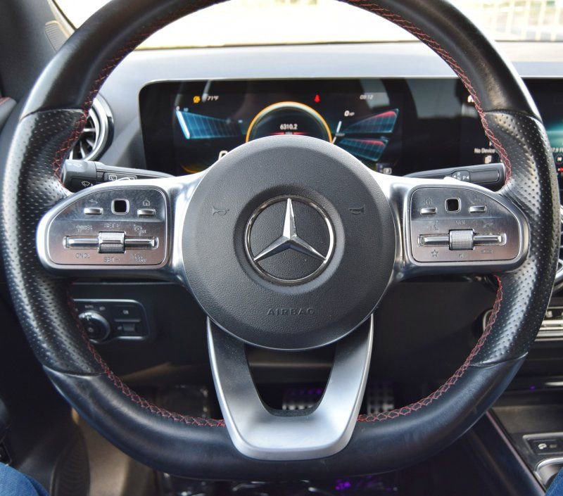 Used 2022 Mercedes-Benz GLA 35 AMG 4MATIC image 25