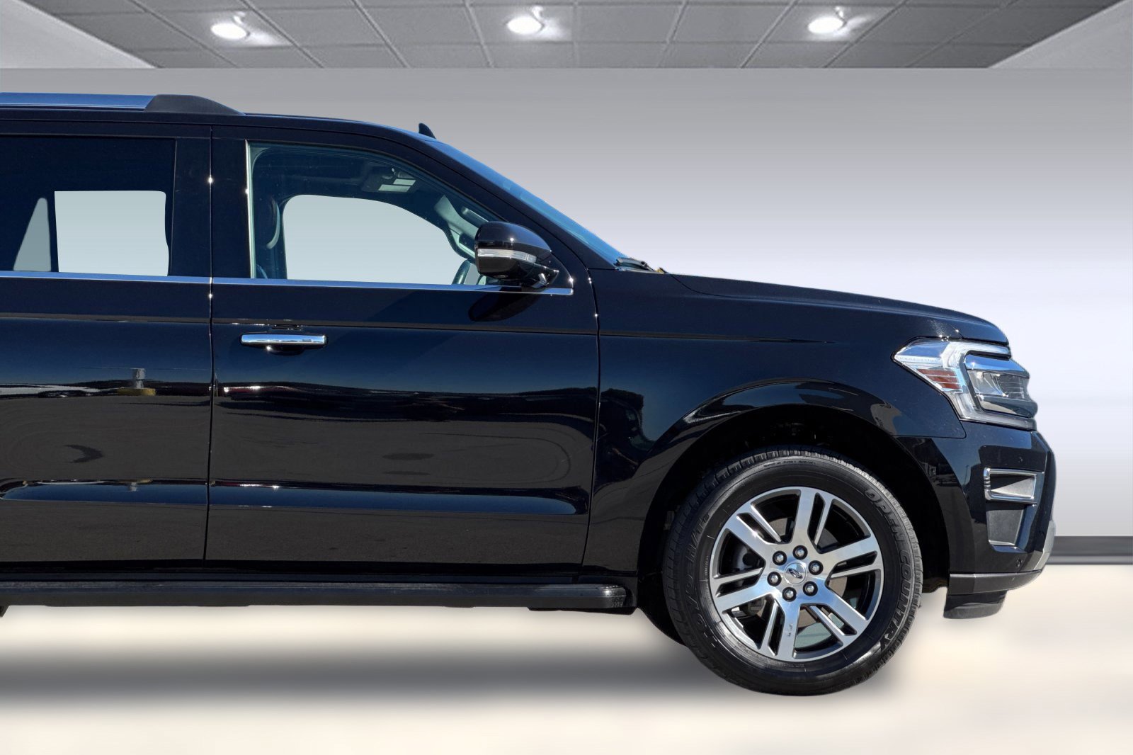 Used 2024 Ford Expedition Limited image 37