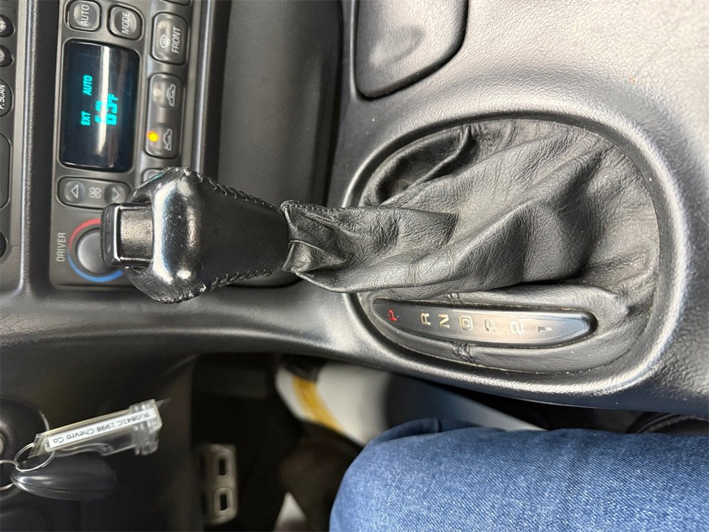 Used 1998 Chevrolet Corvette Convertible w/ Memory Pkg image 19