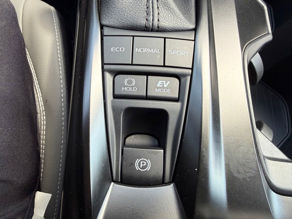 Used 2025 Toyota Camry SE AWD/4WD image 29