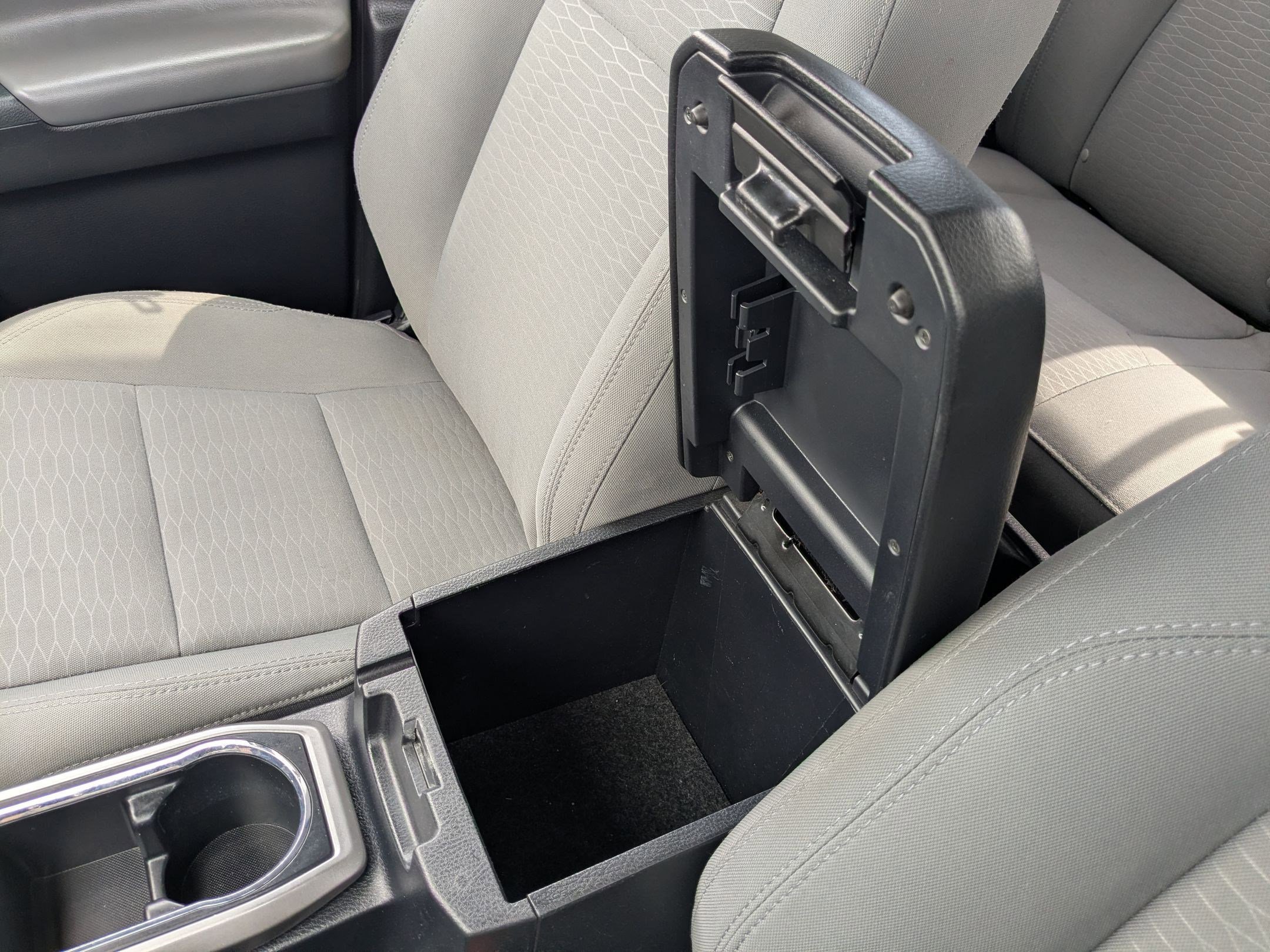 Used 2018 Toyota Tacoma SR5 AWD/4WD image 22