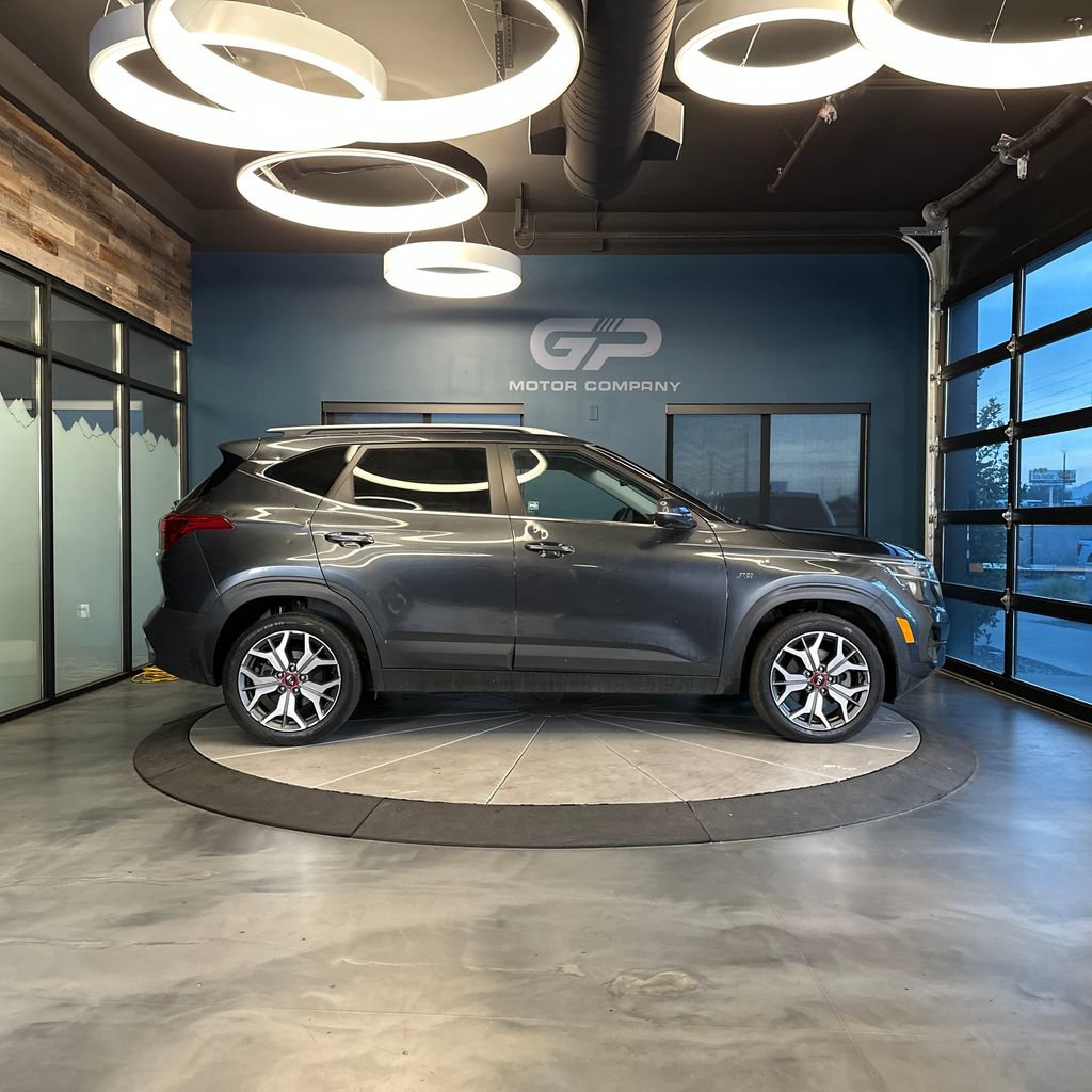 Used 2021 Kia Seltos S AWD/4WD image 2