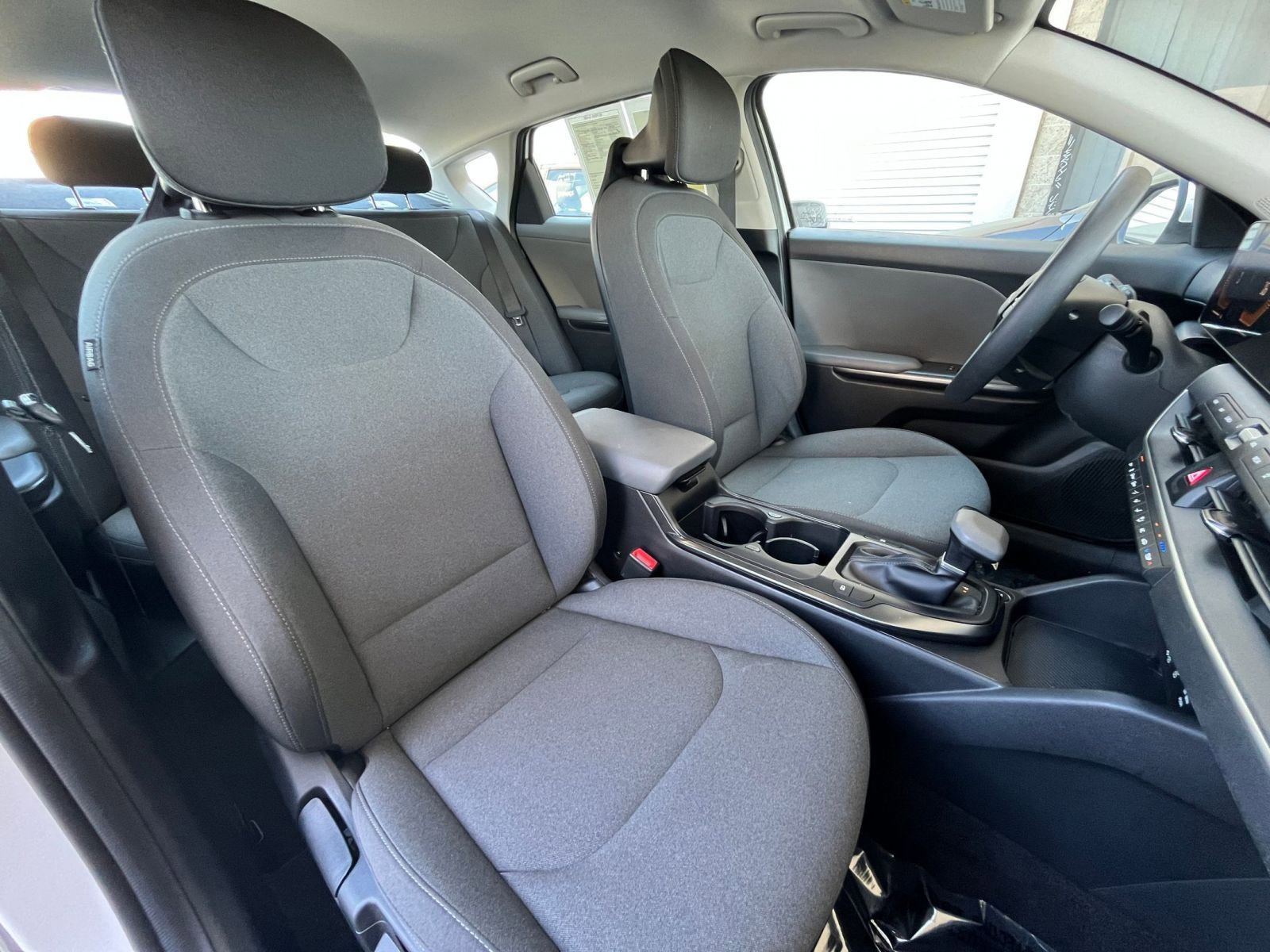 Used 2025 Kia K4 FWD image 37