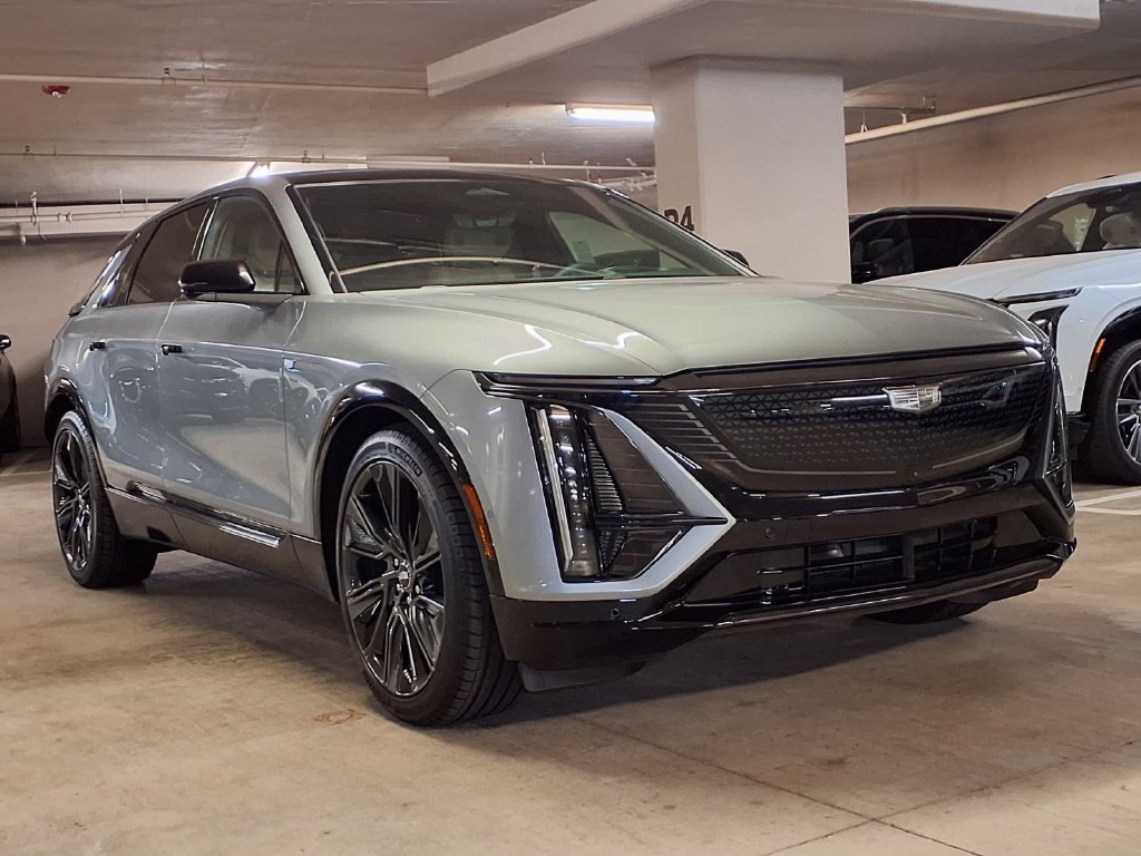 New 2026 Cadillac Lyriq Signature Sport w/ Nappa Leather Package RWD image 3