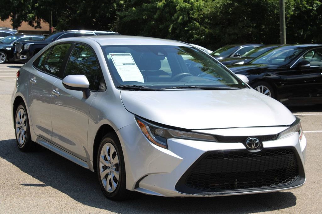 Used 2021 Toyota Corolla LE image 1