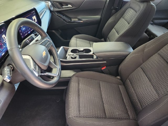 Used 2026 Chevrolet Equinox LT FWD image 4