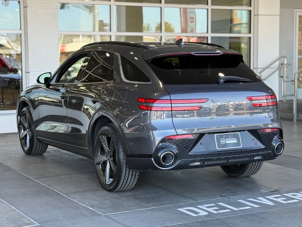 Used 2023 Genesis GV70 2.5T w/ Sport Prestige Package image 9
