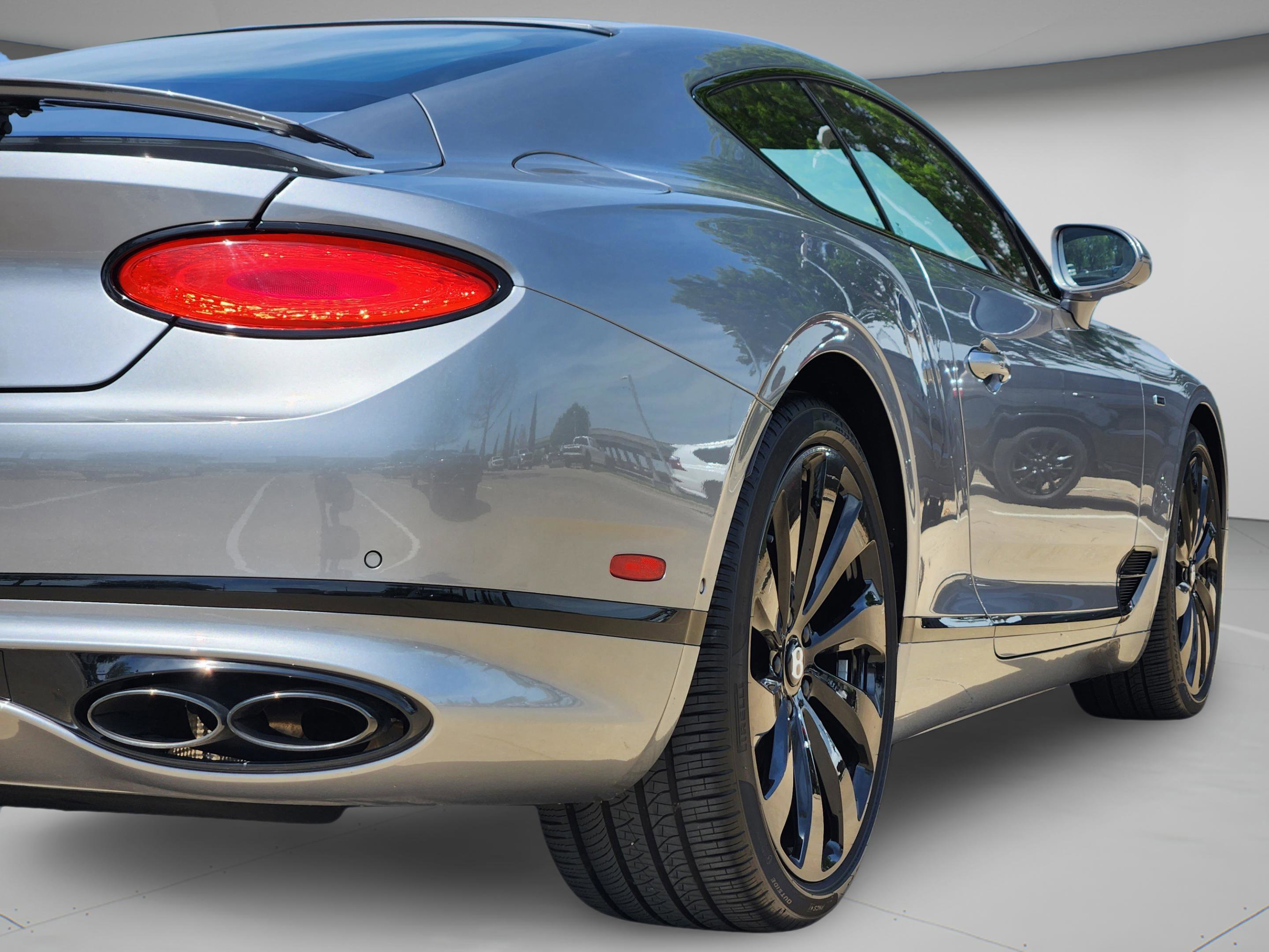 Used 2024 Bentley Continental GT image 12