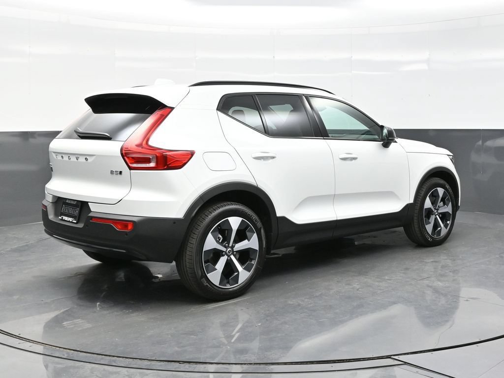 New 2026 Volvo XC40 B5 Plus w/ Protection Package Premier AWD/4WD image 7