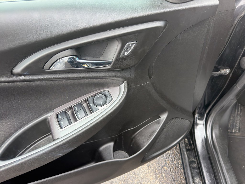 Used 2024 Chevrolet Malibu LT image 11