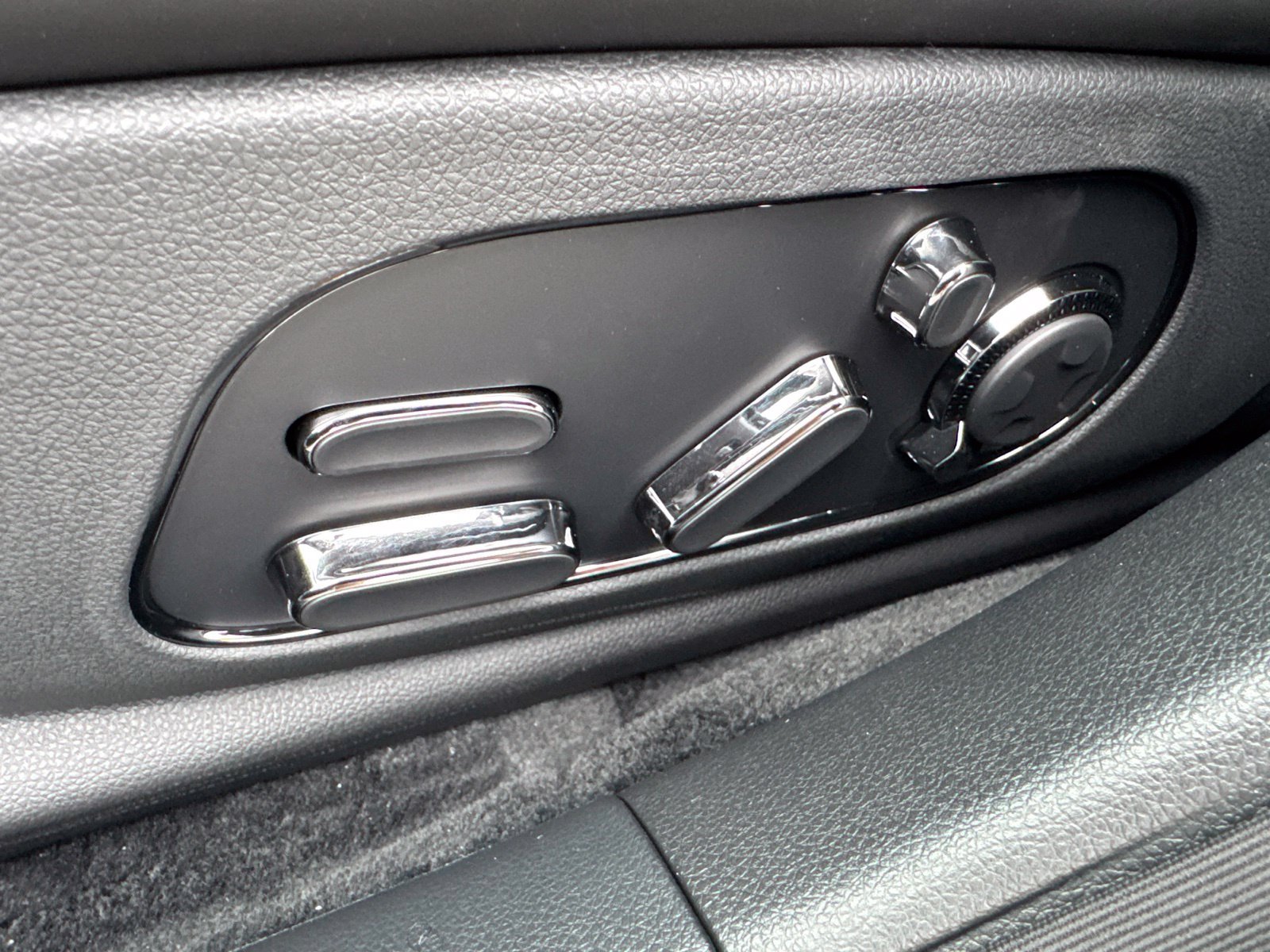 New 2026 Genesis G90 3.5T Prestige AWD/4WD image 21