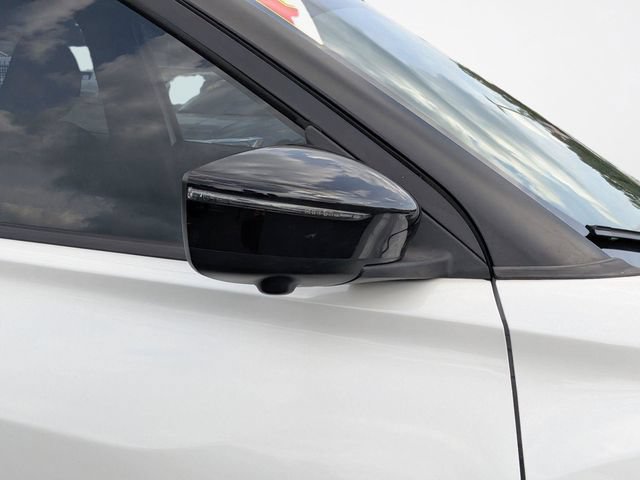Used 2020 Nissan Kicks SR FWD image 11