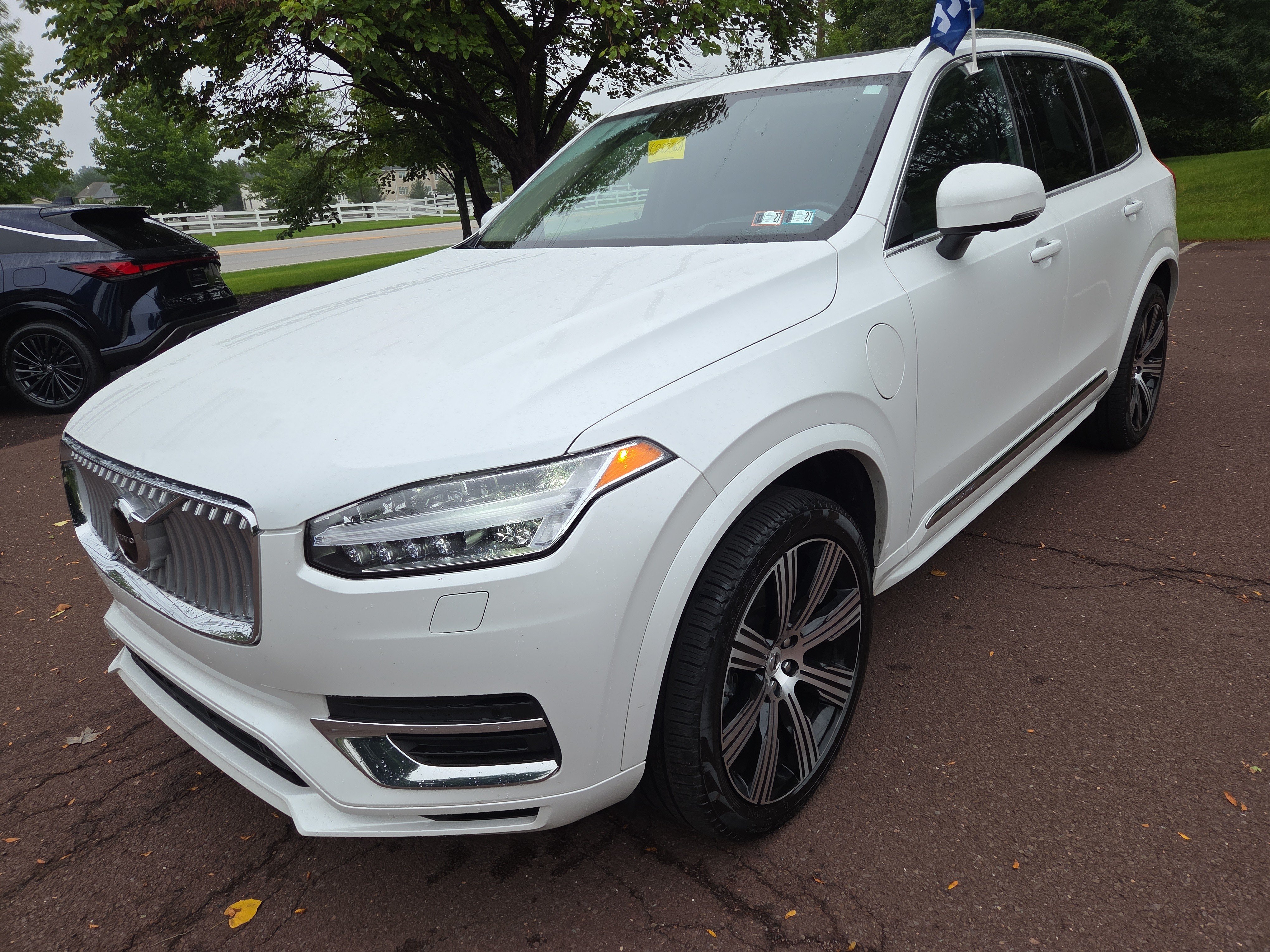 Used 2022 Volvo XC90 T8 Inscription Expression AWD/4WD image 7