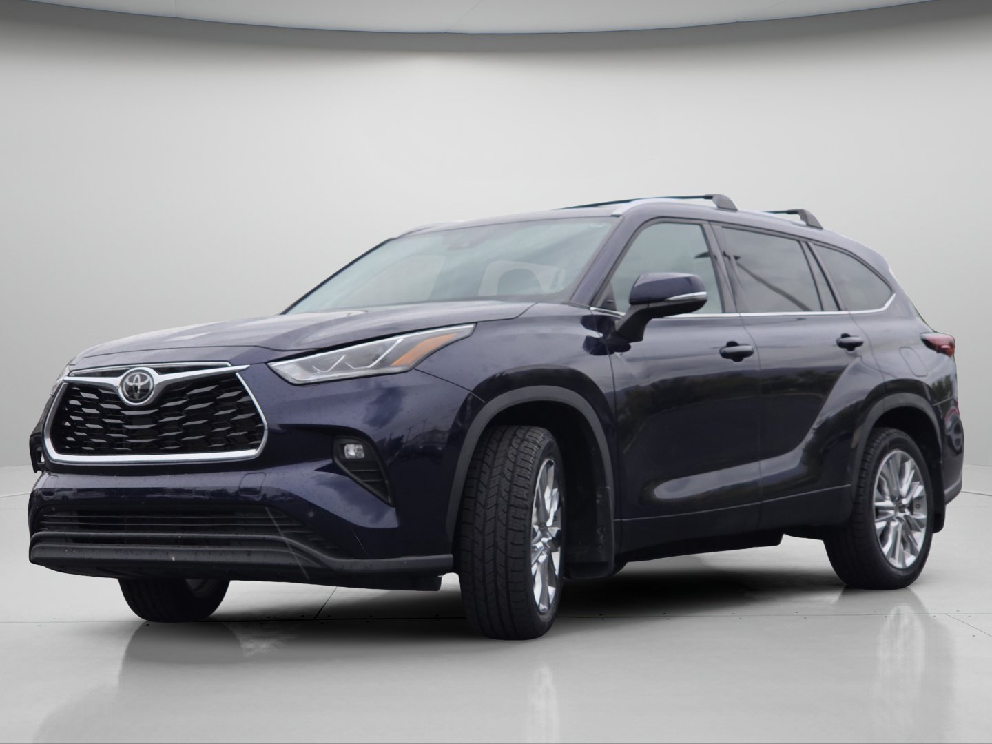 Used 2024 Toyota Highlander Limited AWD/4WD image 24