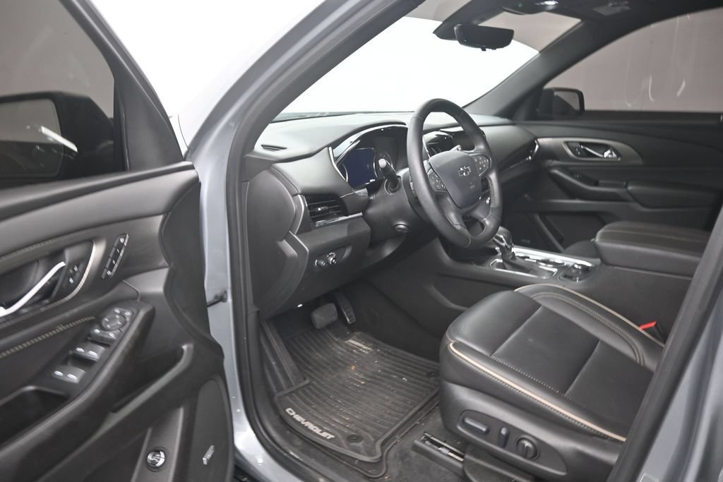 Used 2023 Chevrolet Traverse Premier w/ Redline Edition FWD image 10