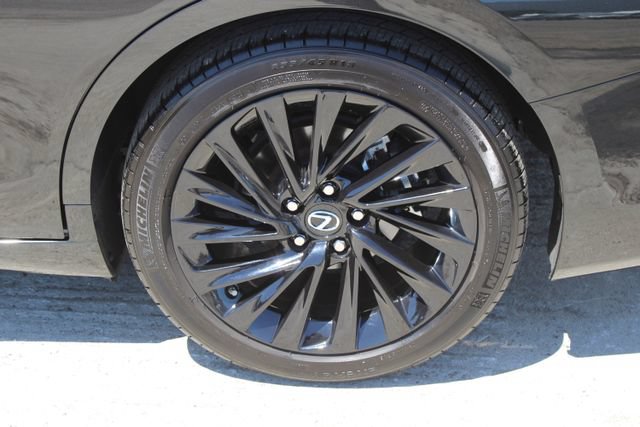 Used 2024 Lexus ES 300h w/ Accessory Package (Z1) FWD image 10