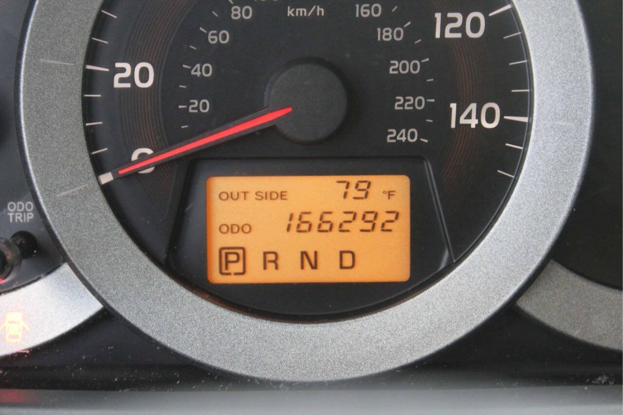 Used 2006 Toyota RAV4 Limited w/ Tow Prep Pkg AWD/4WD image 10
