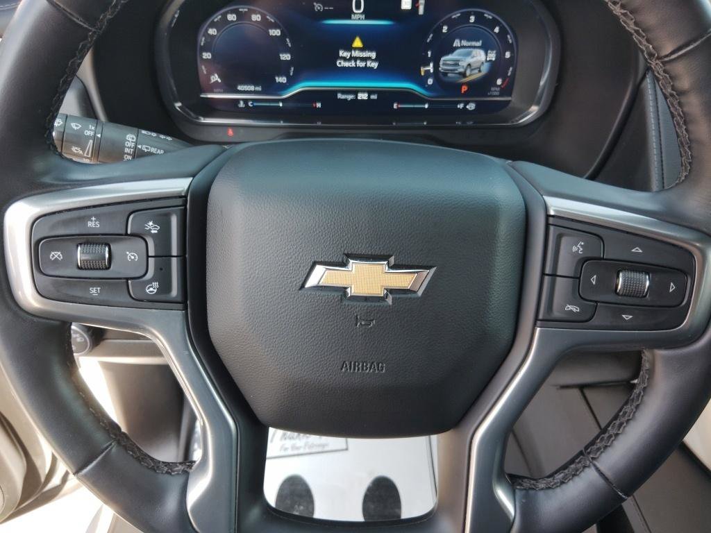 Used 2024 Chevrolet Suburban LT w/ Luxury Package AWD/4WD image 18