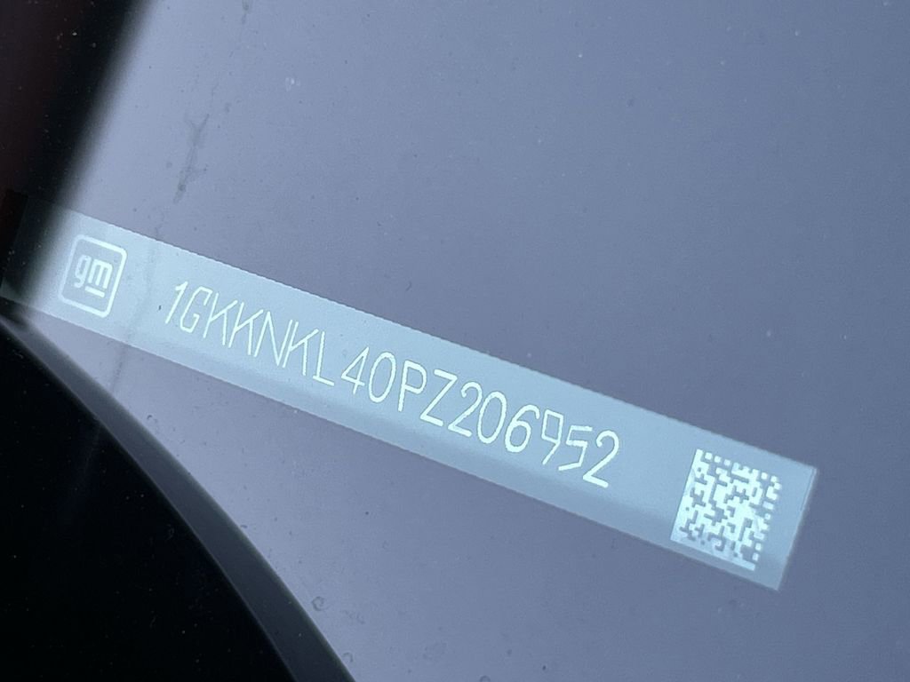 Used 2023 GMC Acadia SLE image 34