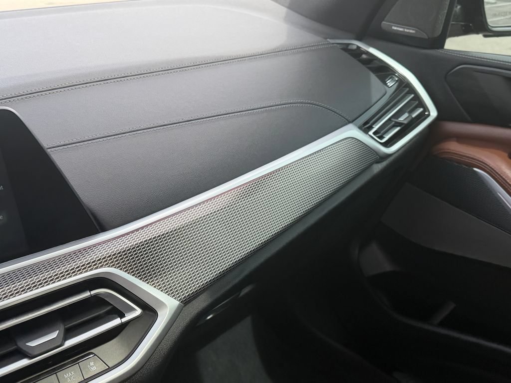 Used 2022 BMW X5 M50i w/ Premium Package AWD/4WD image 32