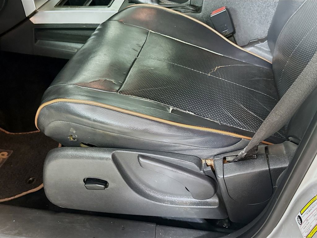 Used 2011 Jeep Liberty 70th Anniversary image 9