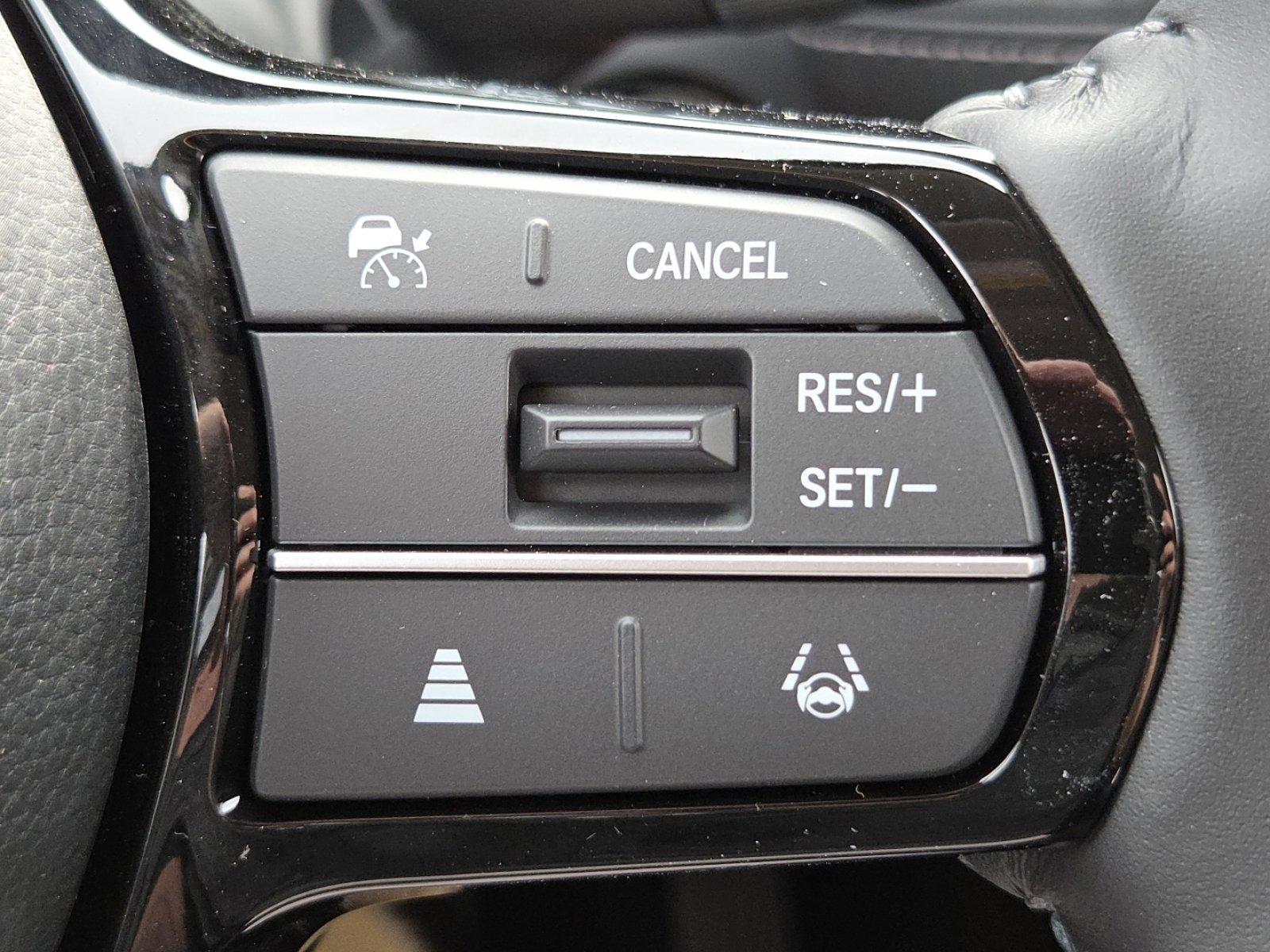 New 2026 Honda HR-V EX-L image 9