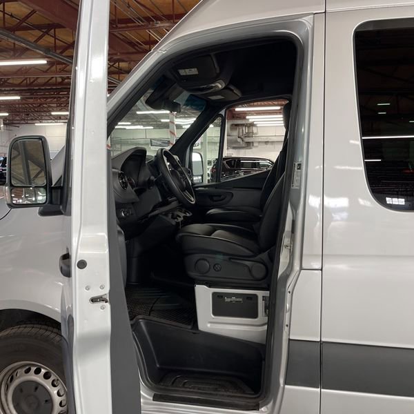 Used 2024 Mercedes-Benz Sprinter 2500 image 15
