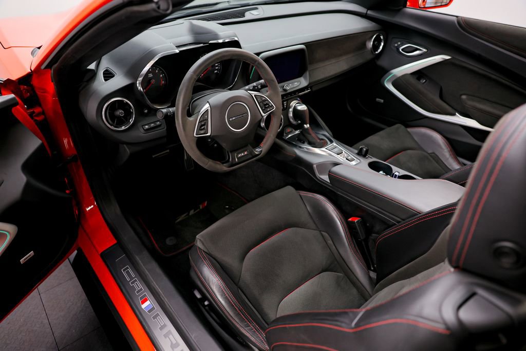 Used 2019 Chevrolet Camaro ZL1 RWD image 11