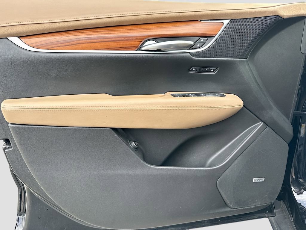 Used 2018 Cadillac XT5 Platinum AWD/4WD image 21