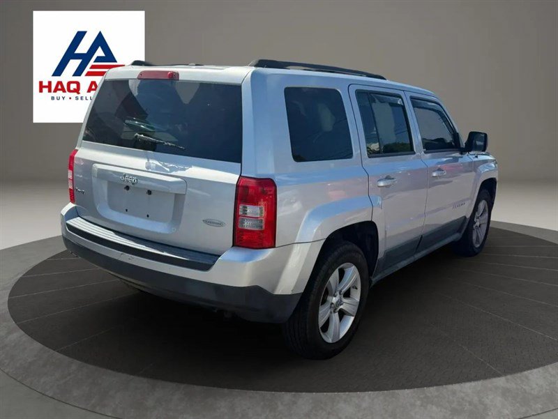 Used 2011 Jeep Patriot Latitude AWD/4WD image 5