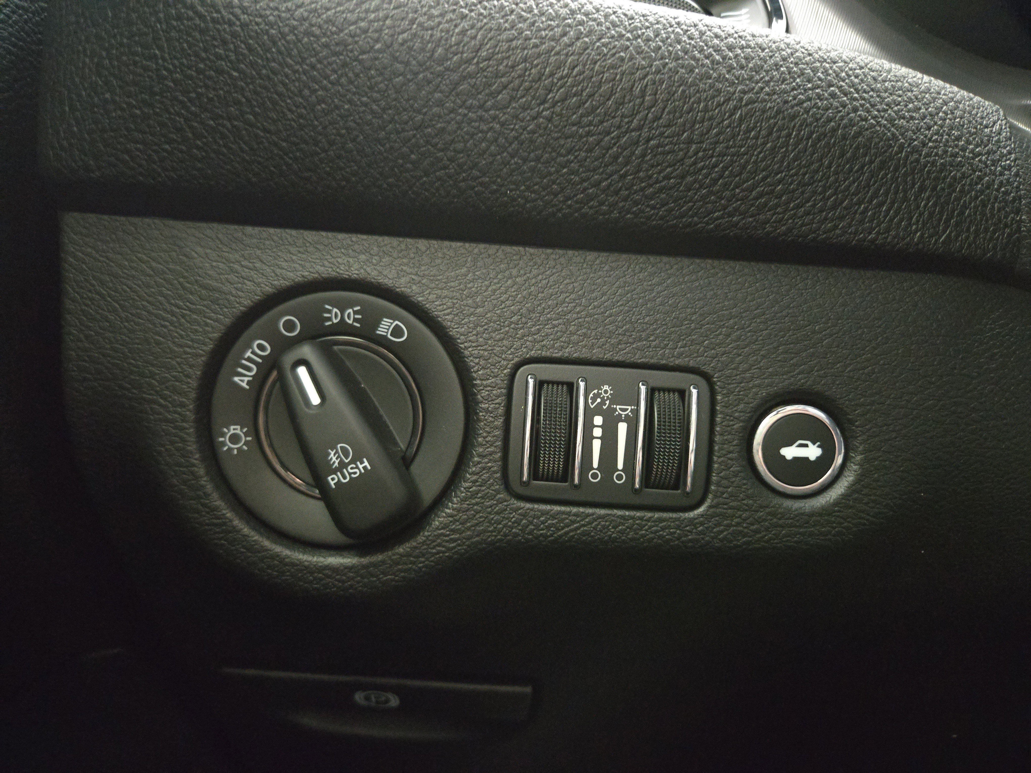 Used 2022 Dodge Challenger R/T w/ Blacktop Package image 27