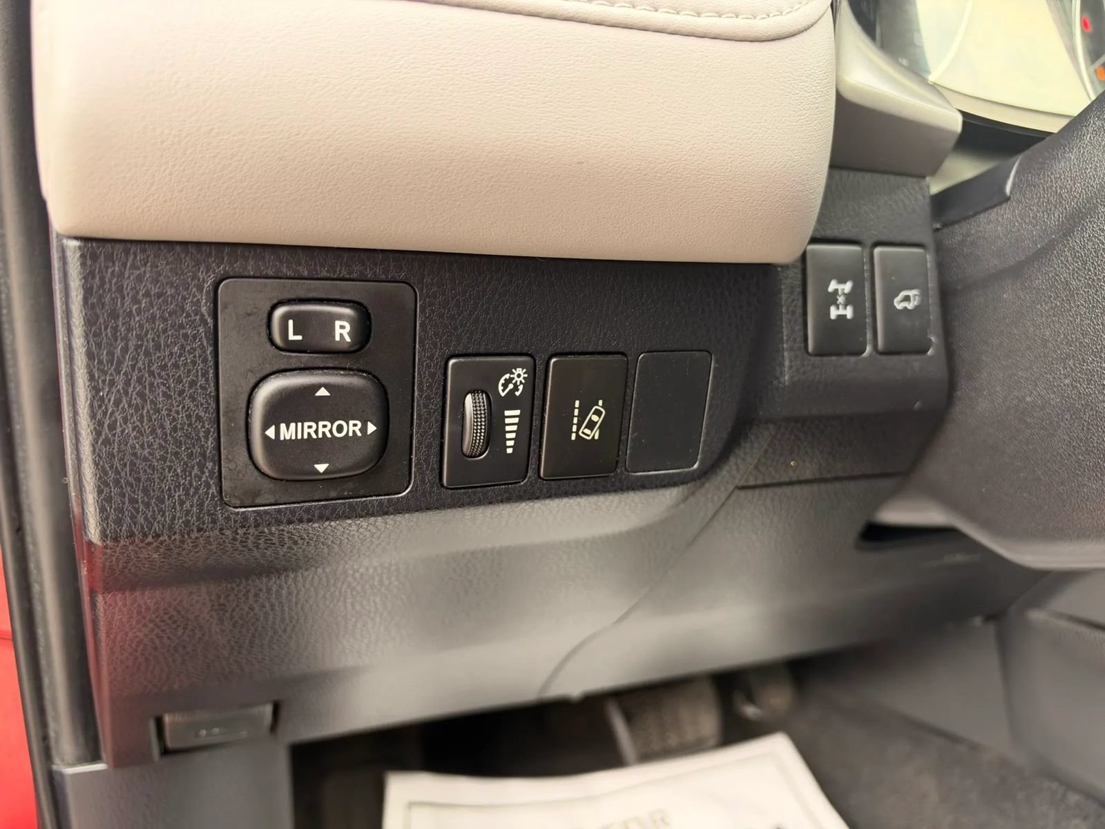 Used 2016 Toyota RAV4 XLE AWD/4WD image 26