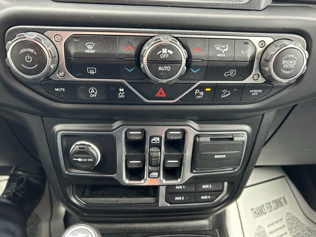 Used 2020 Jeep Wrangler Unlimited Sahara image 27