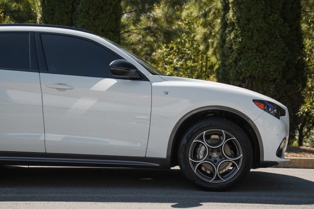 Used 2024 Alfa Romeo Stelvio Ti AWD/4WD image 11