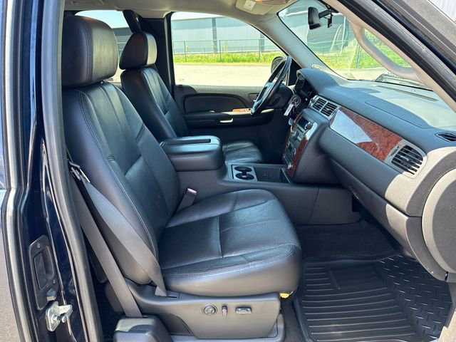 Used 2007 Chevrolet Silverado 1500 LTZ w/ Safety Package AWD/4WD image 9