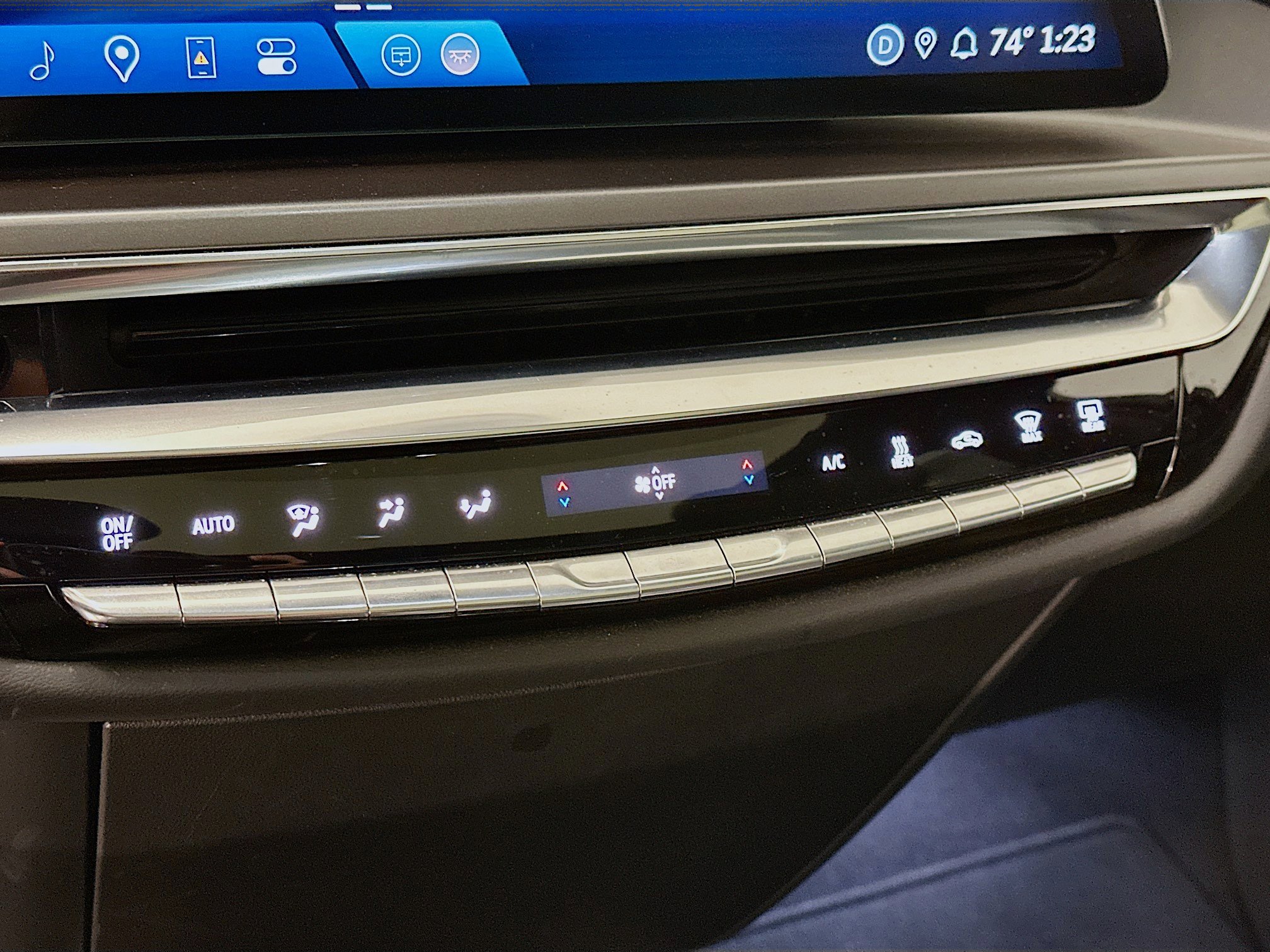 Used 2024 Cadillac Lyriq Tech AWD/4WD image 24