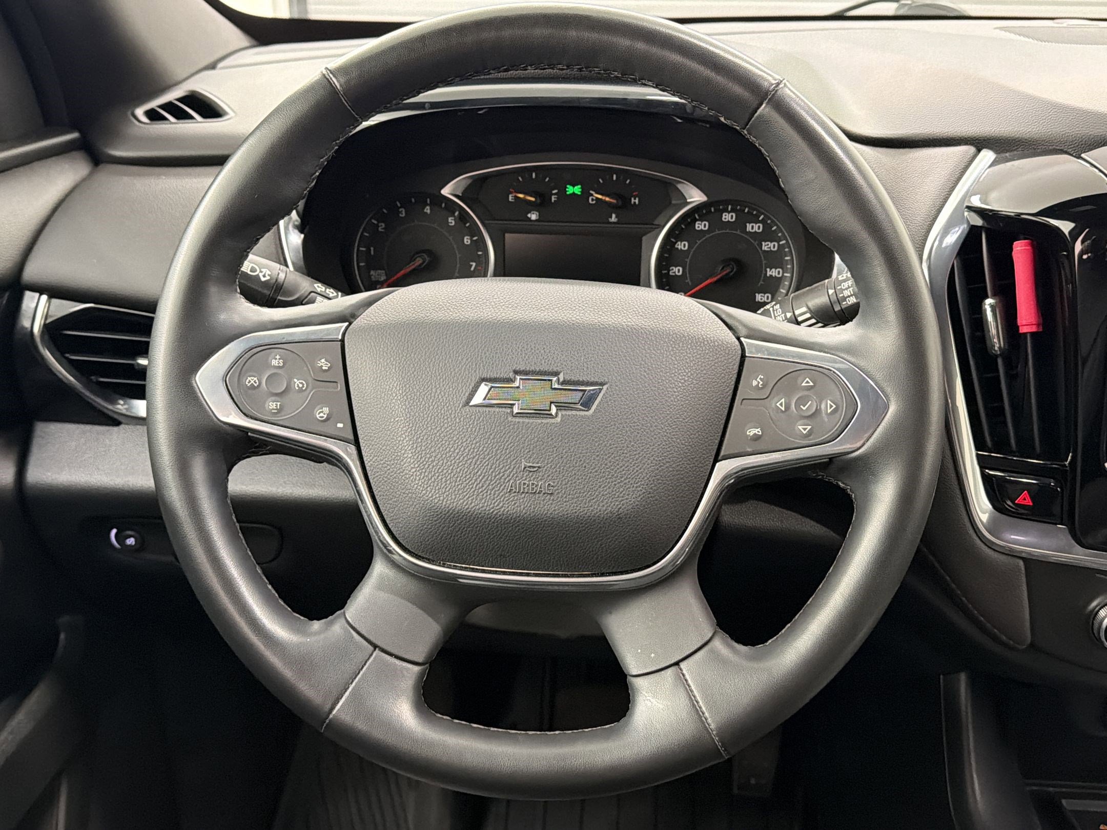 Used 2023 Chevrolet Traverse RS FWD image 14