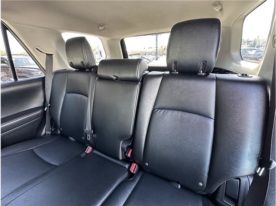 Used 2020 Toyota 4Runner Venture w/ Moonroof Package AWD/4WD image 16