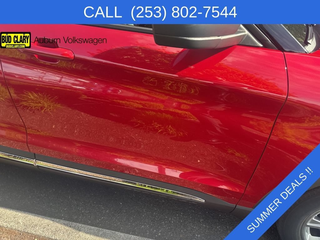 Used 2020 Ford Explorer XLT w/ Equipment Group 202A AWD/4WD image 14