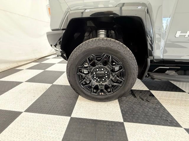 Used 2025 GMC Hummer EV 2X w/ LPO, Roof Cross Rail Package image 11