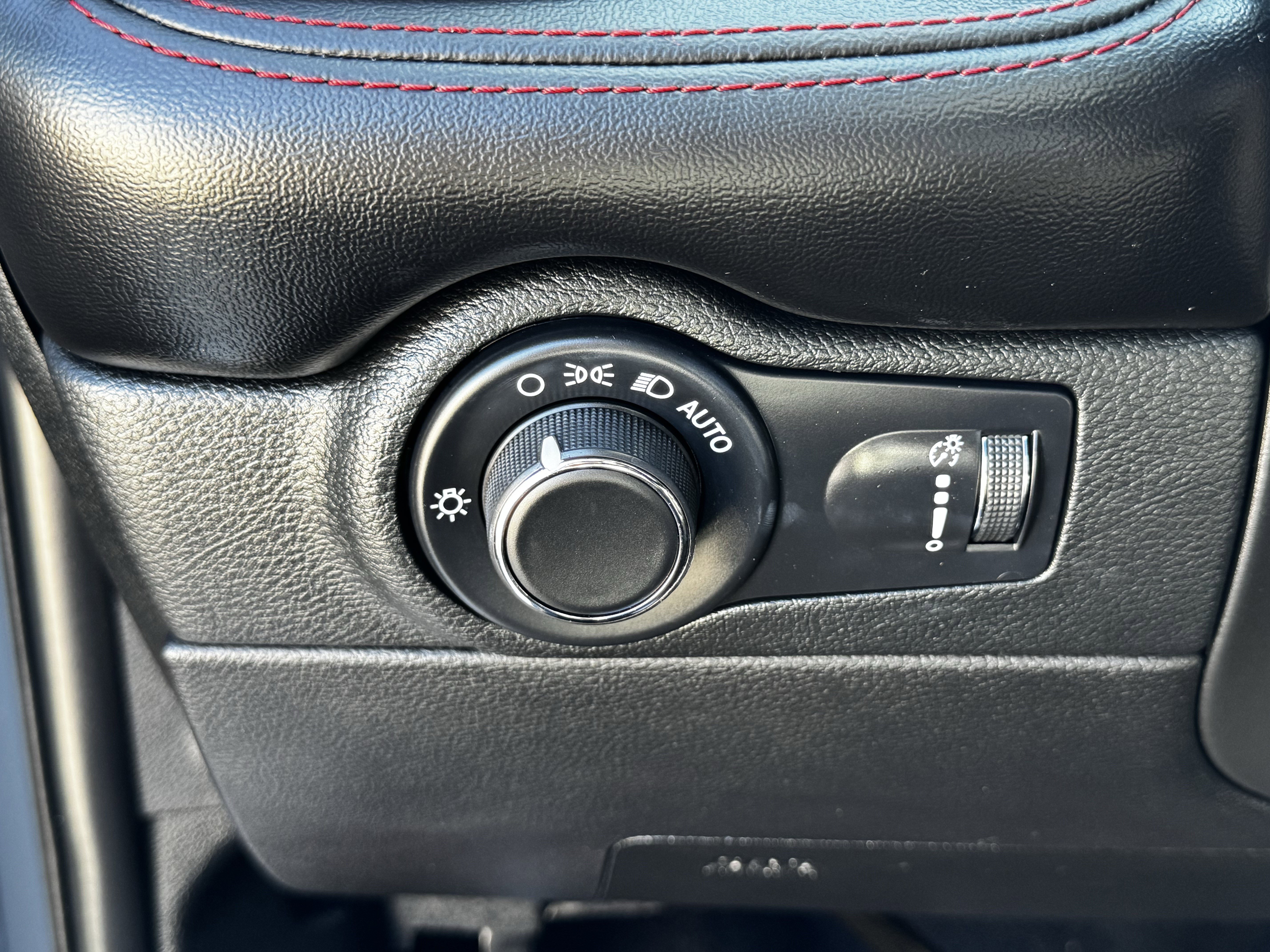 Used 2025 Dodge Durango GT w/ Blacktop Package image 27