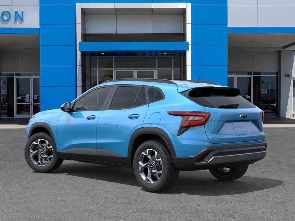 New 2026 Chevrolet Trax LT w/ Driver Confidence Package FWD image 3