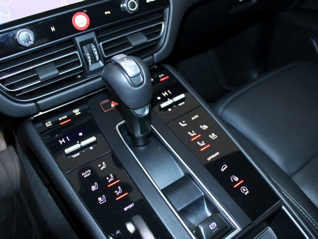 Certified 2024 Porsche Macan image 14