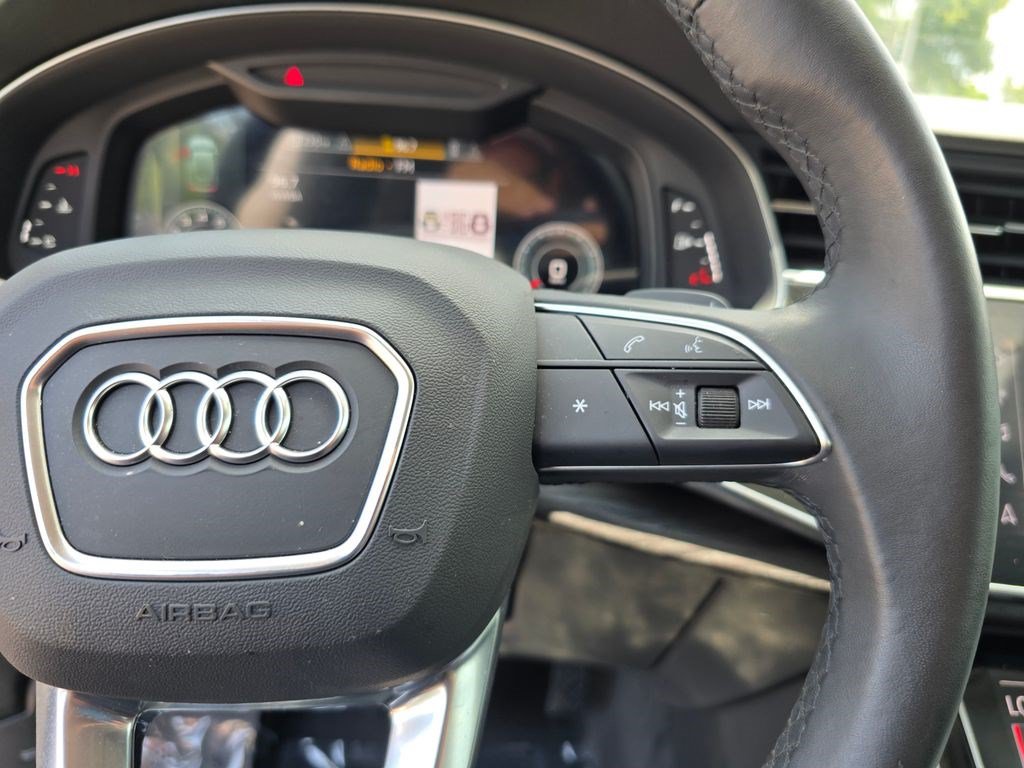 Used 2023 Audi Q8 Prestige AWD/4WD image 20