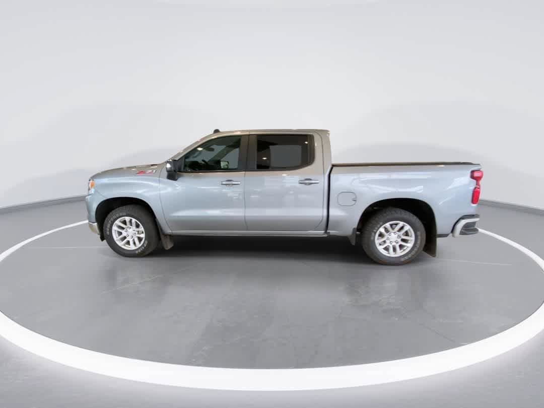 Used 2023 Chevrolet Silverado 1500 LT AWD/4WD image 5