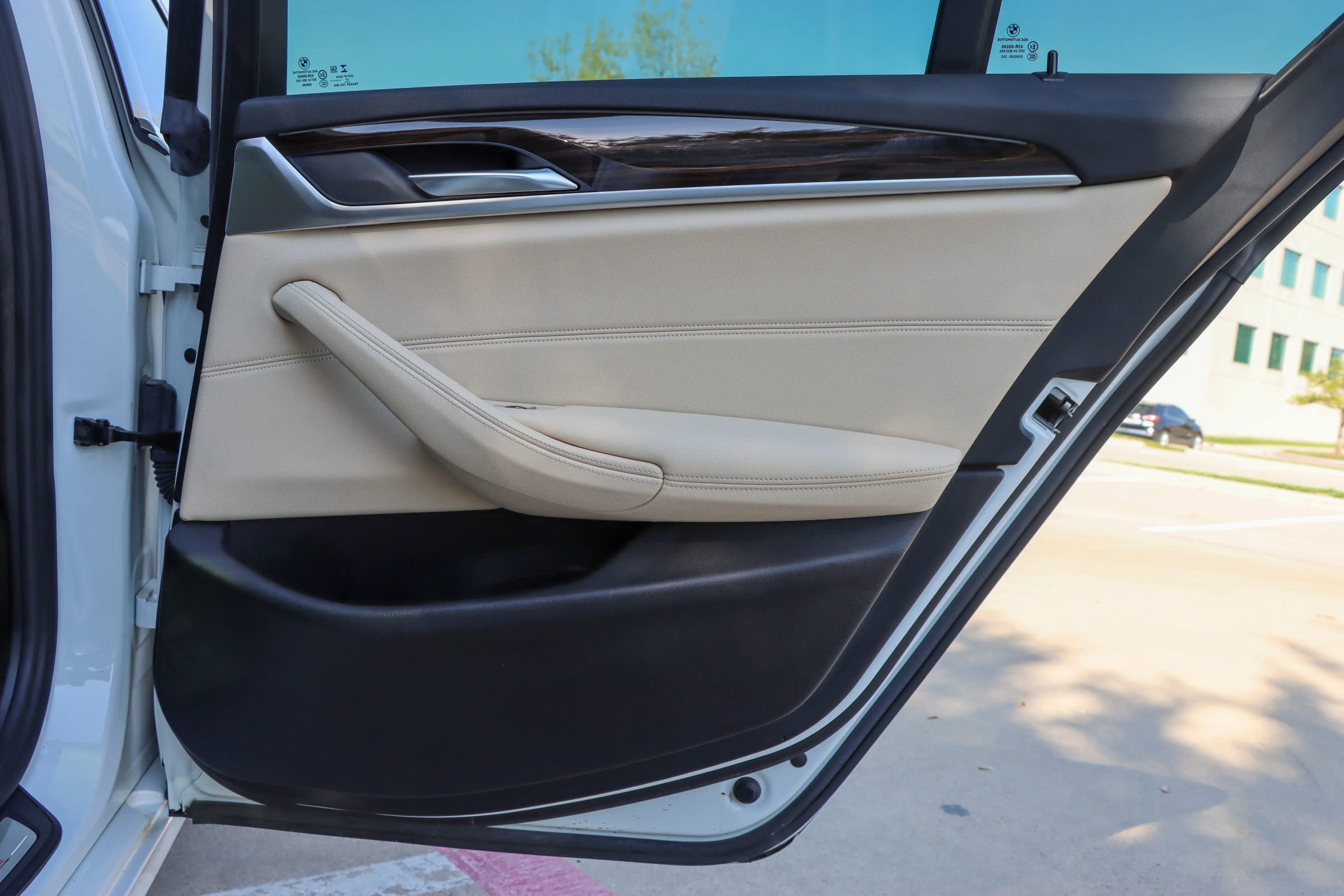 Used 2018 BMW 530i image 11