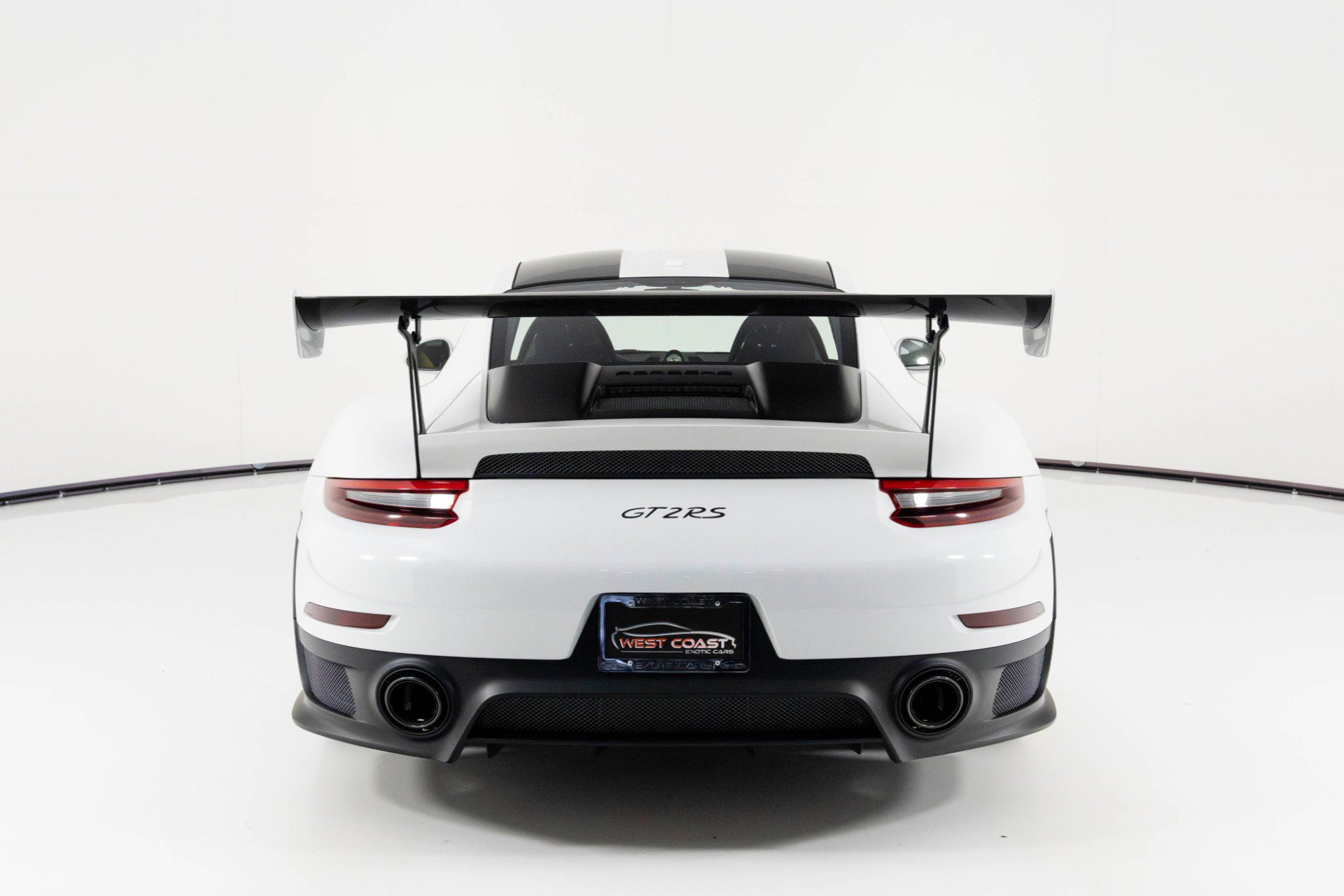Used 2018 Porsche 911 GT2 RS image 4