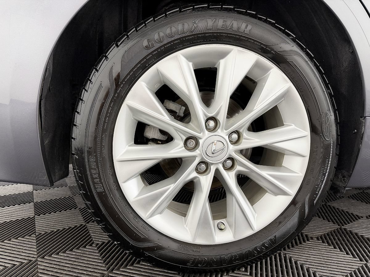 Used 2014 Lexus ES 300h w/ Luxury Package w/Bamboo Trim FWD image 25