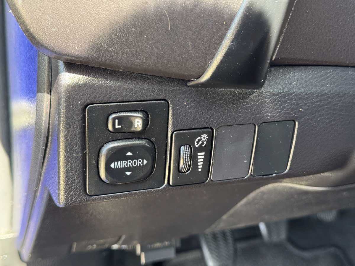 Used 2017 Toyota Corolla SE FWD image 26